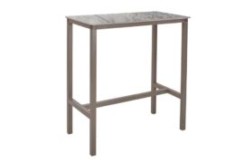 mesa urban 104 x 55 es una mesa rectangular alta con reposapiés con la estructura en taupe y el tablero imitando la piedra
