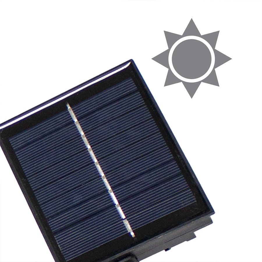 Detalle de la placa solar para recargar la guirnalda led OKINAWA