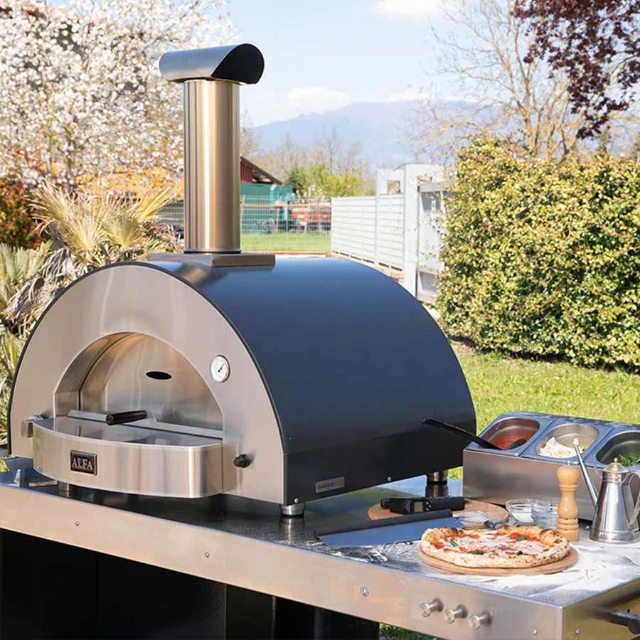CLASSICO 4 Pizze gas oven over a multifunctional table by Alfa Forni