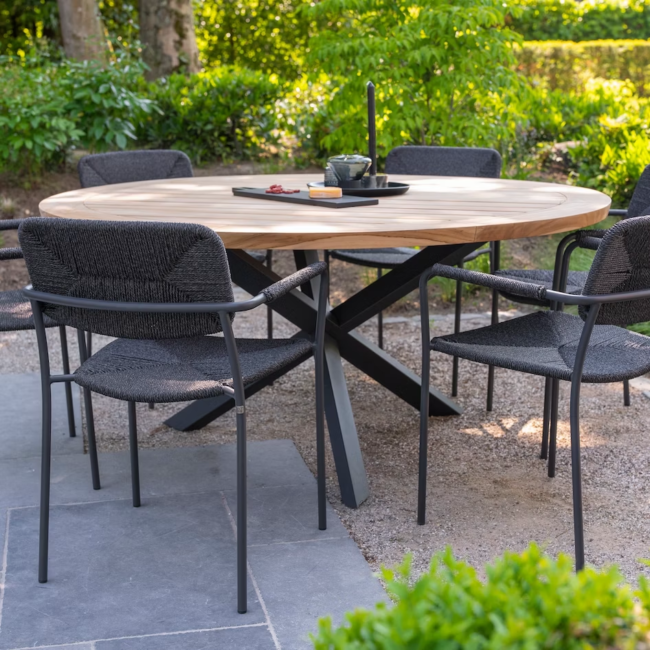 Prado table 130cm with Bora garden chairs in anthracite