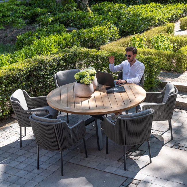 Prado table 130cm with BERNINI garden chairs in anthracite
