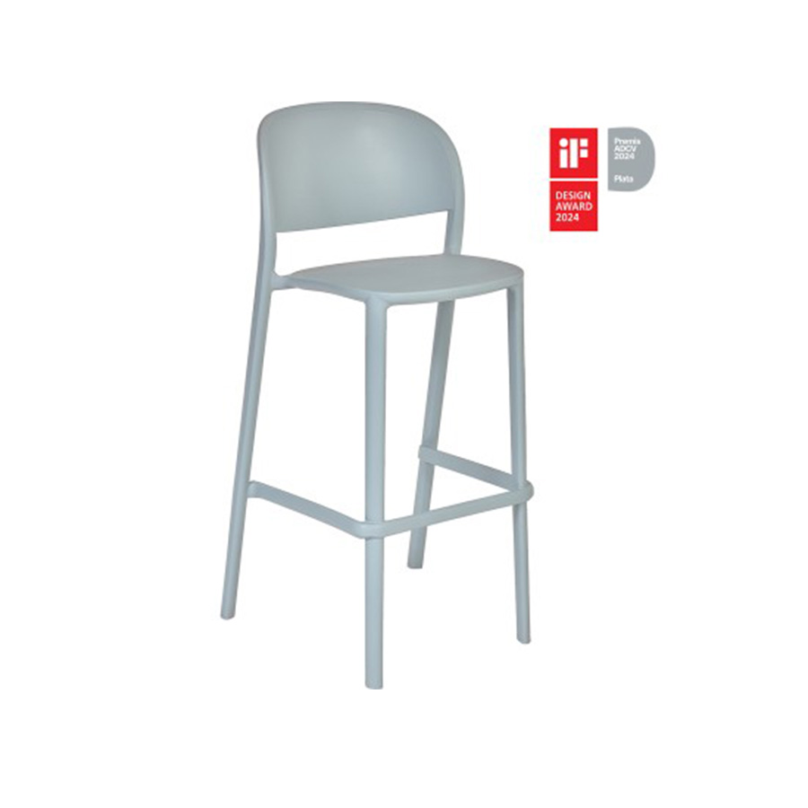 The Trena Stool in Blue grey, a pastel baby blue, is from the Valencian brand Ezpeleta. The matte finish makes this stool even more sophisticated; made of polypropylene reinforced with fibreglass, it stands out for its enveloping backrest and the characteristic weave in the seat that make the Trena series unique and timeless. It has non-slip feet and UV protection. It is 100% recyclable and suitable for indoor and outdoor use. For residential and public use. Find it at De Tropen, your expert in outdoor furniture. Oblique front view; on the right, above, you can see the different awards: ADCV SILVER, the Awards of the Association of Designers of the Valencian Community, and the IF Design Awards that recognise innovation and excellence.