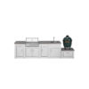 Módulo Kamado Cajón para cocina de exterior blanca de aluminio de GrandPro. Foto frontal de la cocina con el Módulo kamado a la derecha, después el fregadero junto al módulo de almacenaje que comparten encimera. El siguiente es el módulo de barbacoa Crossray y otro módulo de almacenaje. Consúltanos presupuesto para la configuración de tu cocina de exterior ideal, encuéntrala en De Tropen al mejor precio.