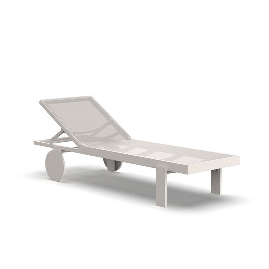 White Gatsby sun lounger by Vondom. Designed by Ramon Esteve. Find it at De Tropen, the largest garden furniture store.