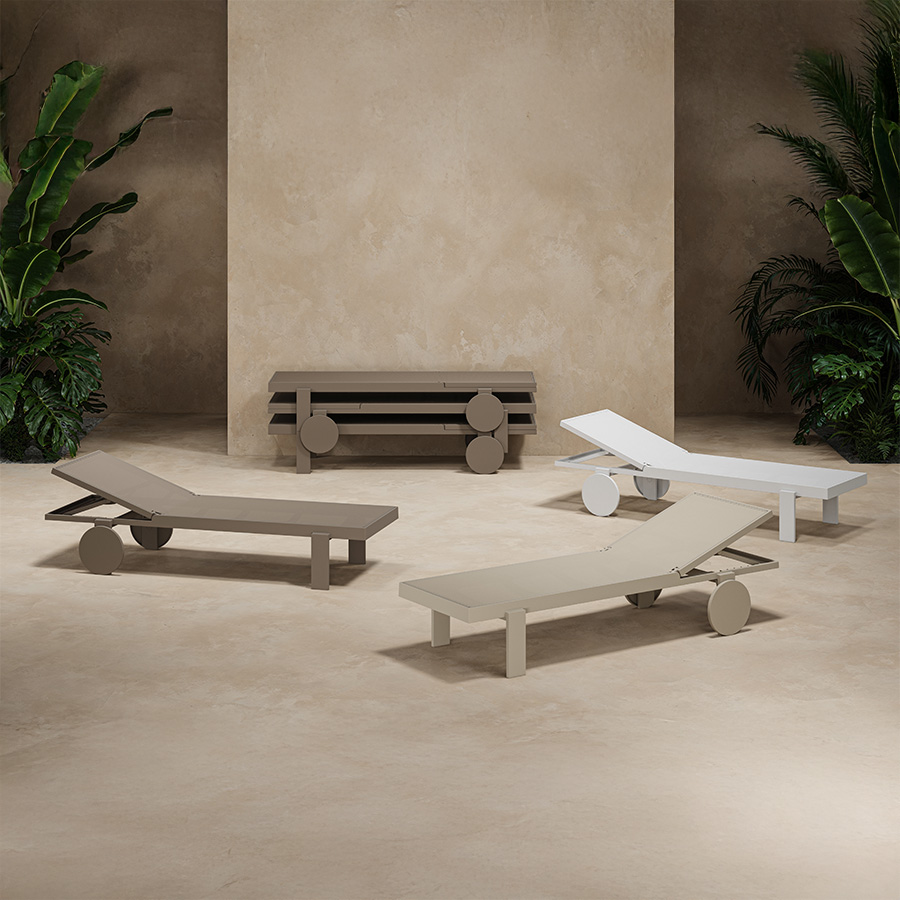 Gatsby sun lounger by Vondom. Designed by Ramon Esteve. Find it at De Tropen, the largest garden furniture store.