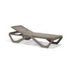 Love Tortora sun lounger by Vondom. Designed by Eugeni Quitllet. Find it at De Tropen, the largest garden furniture store.