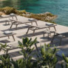 Tumbona Spritz Tortora de Vondom. Diseñada por Archirivolto Design. Encuéntrala en la mayor tienda de muebles de jardín, De Tropen.