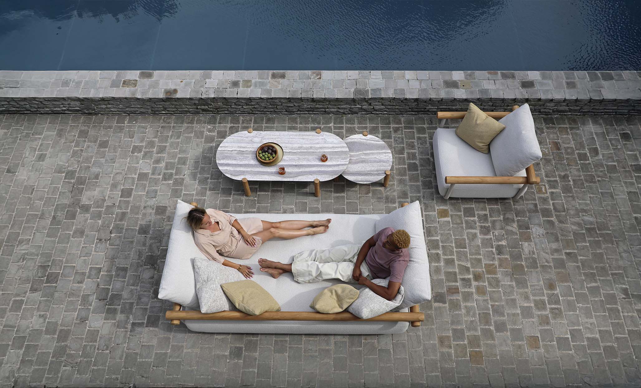 Serie Orbit de Pebl. Encuéntralo en la mayor tienda de muebles de exterior, terraza y jardín: De Tropen ¡y al mejor precio!