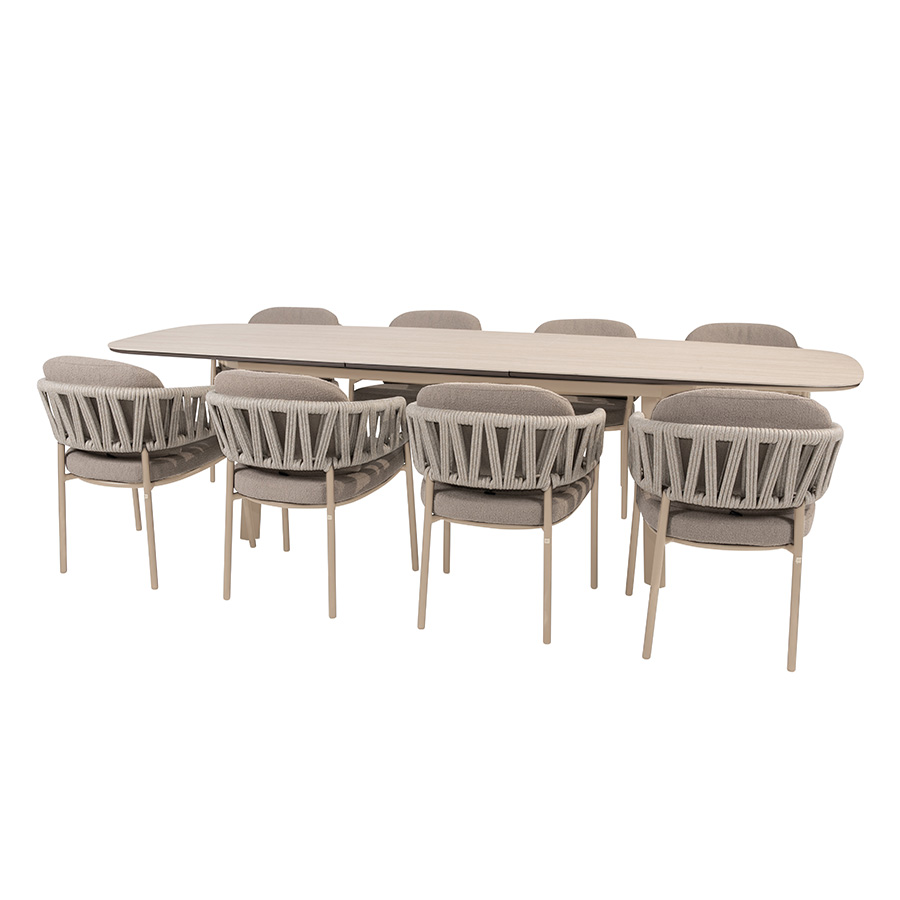 The Manolo Calma extendable dining set for your patio or garden from Taste 4 Seasons Outdoor. Find it at the largest outdoor furniture store: De Tropen, and at the best price!