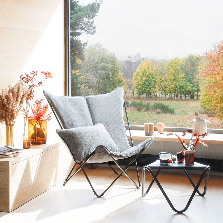 Lafuma's Sphinx Butterfly folding chair. Find it at De Tropen, the largest outdoor furniture, patio, and garden store, and at the best price!