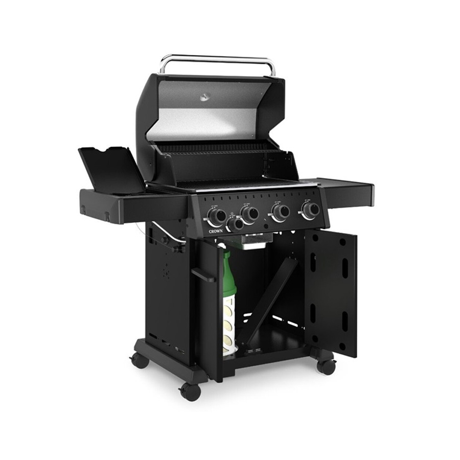 Barbacoa Crown 440 Shadow de Broil King, foto de producto sobre fondo blanco. Amplía tus horizontes con De Tropen®, ven a descubrir las posibilidades de esta potente barbacoa de gas. En la mayor tienda de muebles de jardín de la Costa del Sol, Málaga y Granada.