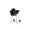 Barbacoa carbón Crown 57 de Broil King, foto de producto sobre fondo blanco. Amplía tus horizontes con De Tropen®, ven a descubrir las posibilidades de esta potente barbacoa. En la mayor tienda de muebles de jardín de la Costa del Sol, Málaga y Granada.