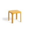 Mesa NET 40 Senape de Nardi. Con el característico patrón calado de rombos de la serie NET. Cómpralo online en De Tropen la mayor tienda de muebles de jardín de Málaga.