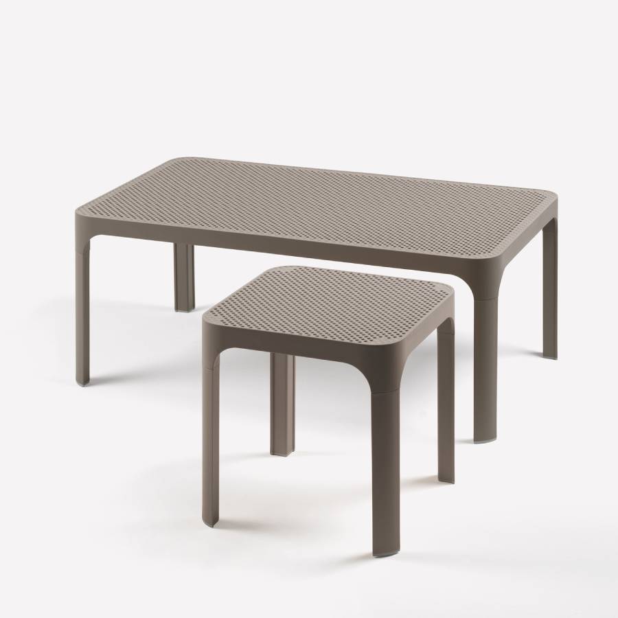 Mesa NET 40 Tortora de Nardi. Con el característico patrón calado de rombos de la serie NET. Cómpralo online en De Tropen la mayor tienda de muebles de jardín de Málaga.