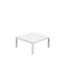 Mesa Auxiliar Spritz 59 jardín Blanca de Vondom. Con el característico patrón de lamas de la serie Spritz. Cómpralo online en De Tropen la mayor tienda de muebles de jardín de Málaga.