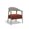 Silla baja Africa Tortora Clay para jardín de Vondom. Diseñado por Eugeni Quitllet, ligero y muy estable. Foto de producto sobre fondo blanco. Cómpralo online en De Tropen la mayor tienda de muebles de exterior de Málaga.
