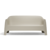 Sofá Solid Ecru para jardín de Vondom. Diseñado por Stefano Giovannoni, ligero y muy estable. Una colección funcional gracias a su diseño apilable. Cómpralo online en De Tropen la mayor tienda de muebles de exterior de Málaga.