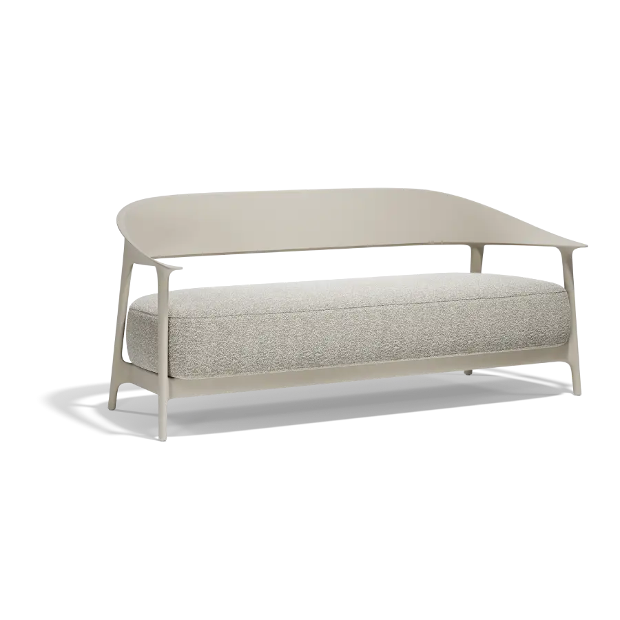 XL Africa Ecru garden sofa by Vondom. Designed by Eugeni Quitllet, lightweight and very stable. Product photo on a white background. Buy it online at De Tropen, the largest outdoor furniture store in Malaga.